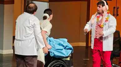 Kepez Sahnesinde Kahkaha Tufanı: “Kaç Baba Kaç” Kapalı Gişe!